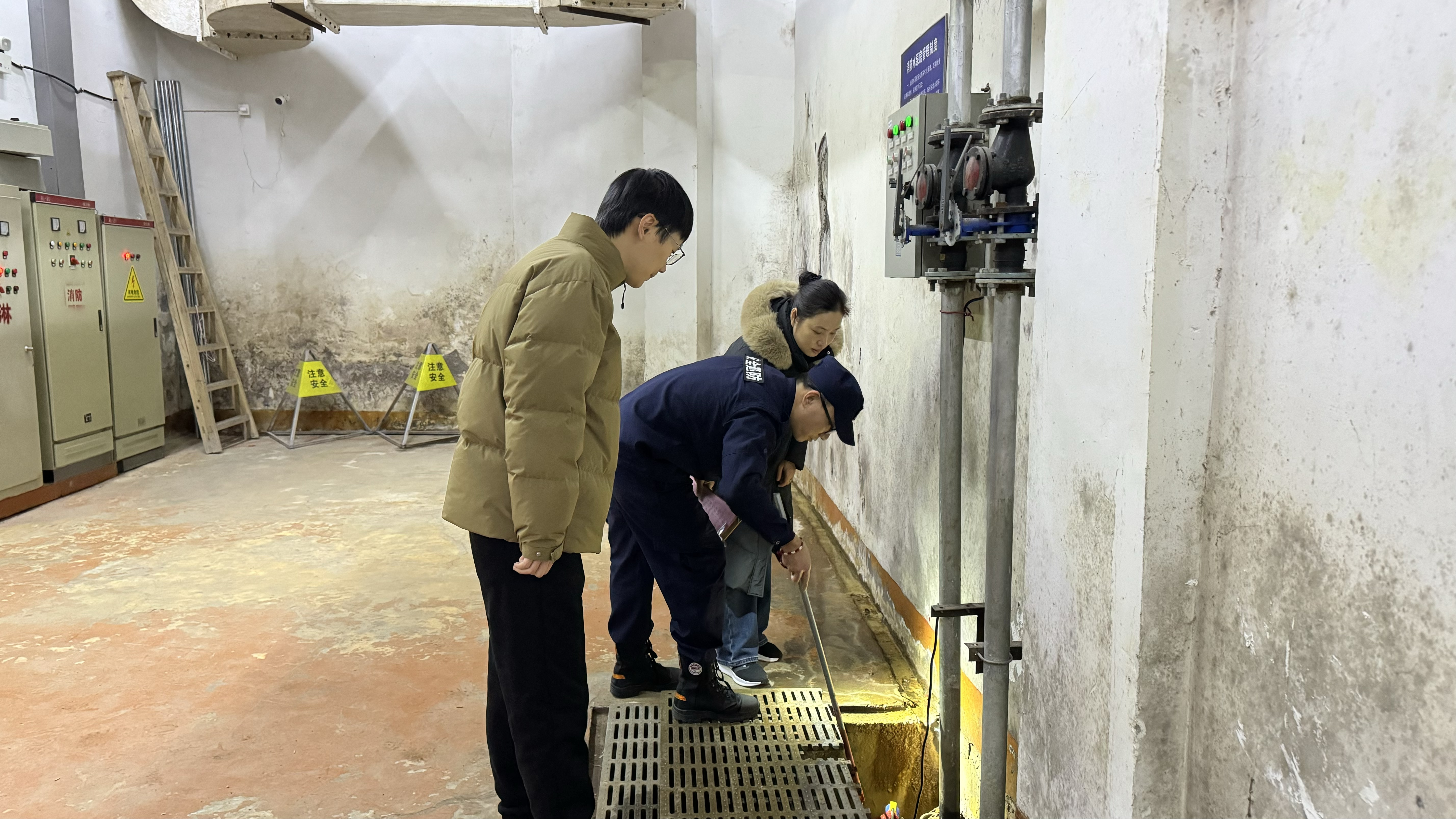 錢江商城開(kāi)展節(jié)前安全專項(xiàng)檢查工作