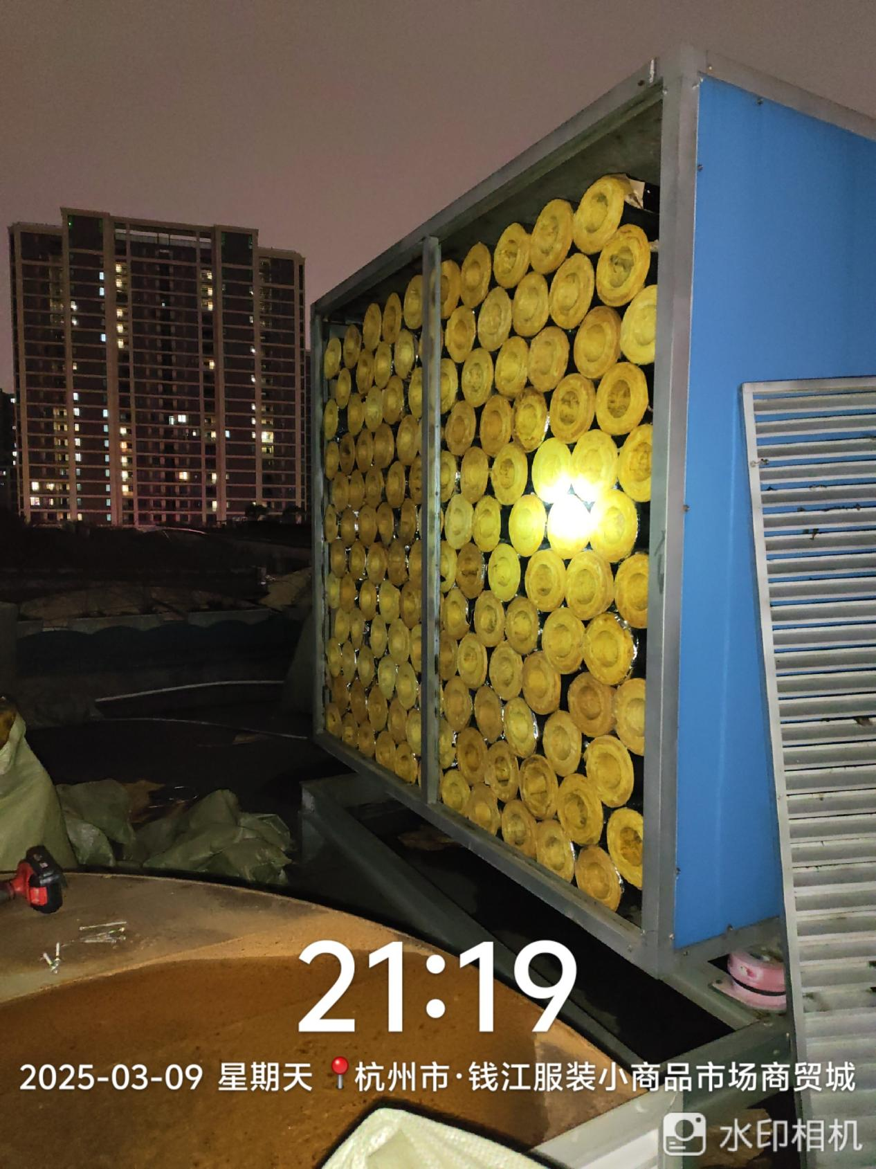 ?深夜作業(yè) 保障美食廣場(chǎng)“肺”活力