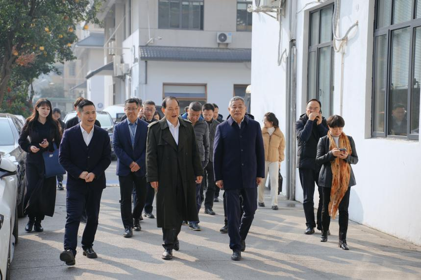 市政協(xié)黨組副書記、副主席許明一行赴律威調(diào)解中心調(diào)研