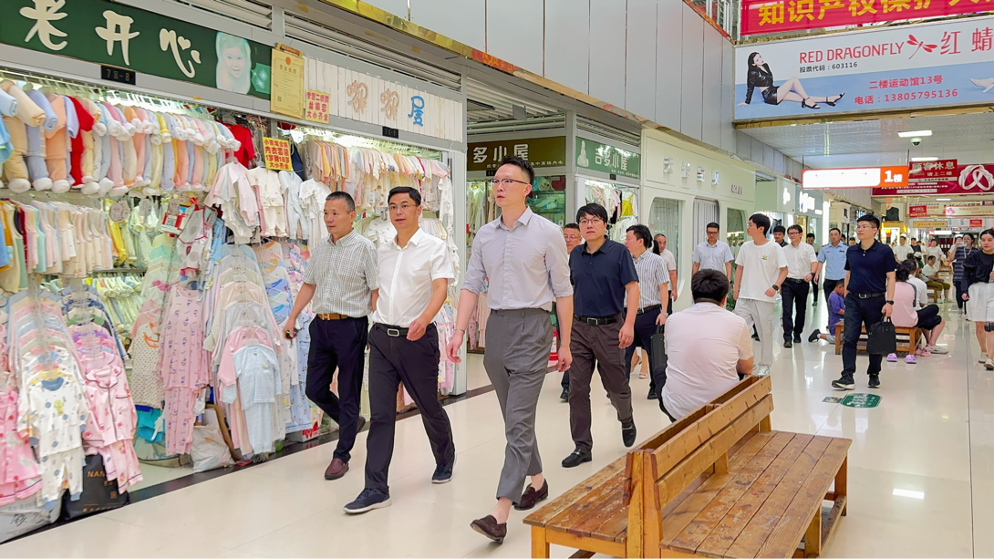 繃緊“安全弦”，把好“節(jié)前關(guān)”！拱墅區(qū)區(qū)領(lǐng)導(dǎo)蒞臨錢江商城開展節(jié)前安全生產(chǎn)檢查